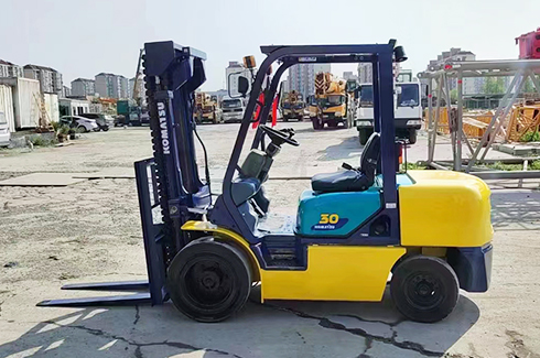 TOYOTA and Komatsu forklift on sale !